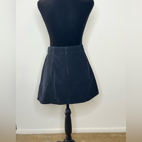 BDG Urban Outfitters black corduroy button front mini skirt medium EUC - Picture 5 of 8